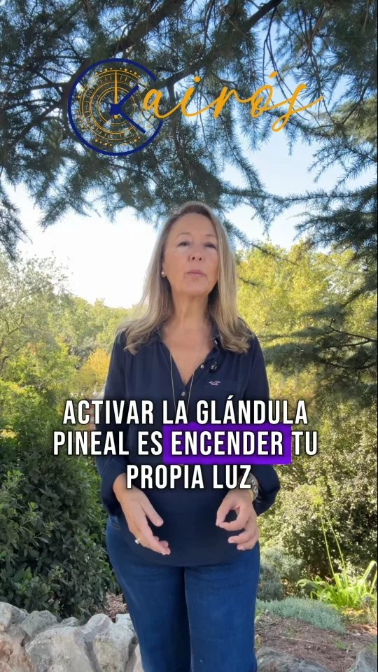 🌿 La espiritualidad que te aleja de tu madre

¿De qué sirve “activar la pineal” si no puedes hablar con amor a quien te dio la vida? 💔
Meditas, vibras alto, haces retiros…
pero no soportas una comida familiar sin sentirte “más despierto” que los demás.

Eso no es evolución.
Es otra máscara del ego con incienso. 🕯️

👉 La verdadera activación espiritual no está en el cielo,
está en el lugar que más te cuesta mirar: tu historia, tus vínculos, tu raíz. 🌱

✨ La activación espiritual empieza donde menos quieres mirar.

#MétodoCyclopea #DespertarInterior #PinealActiva #ConcienciaReal #SanarLaRaíz #Kairos